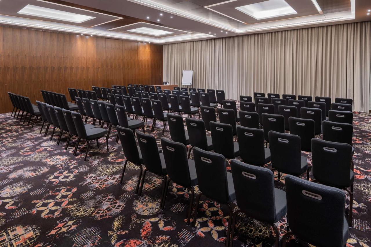 Radisson Khaimah Marjan Island منتجع
